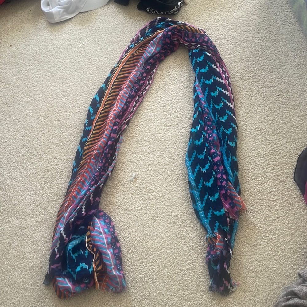 Light scarf